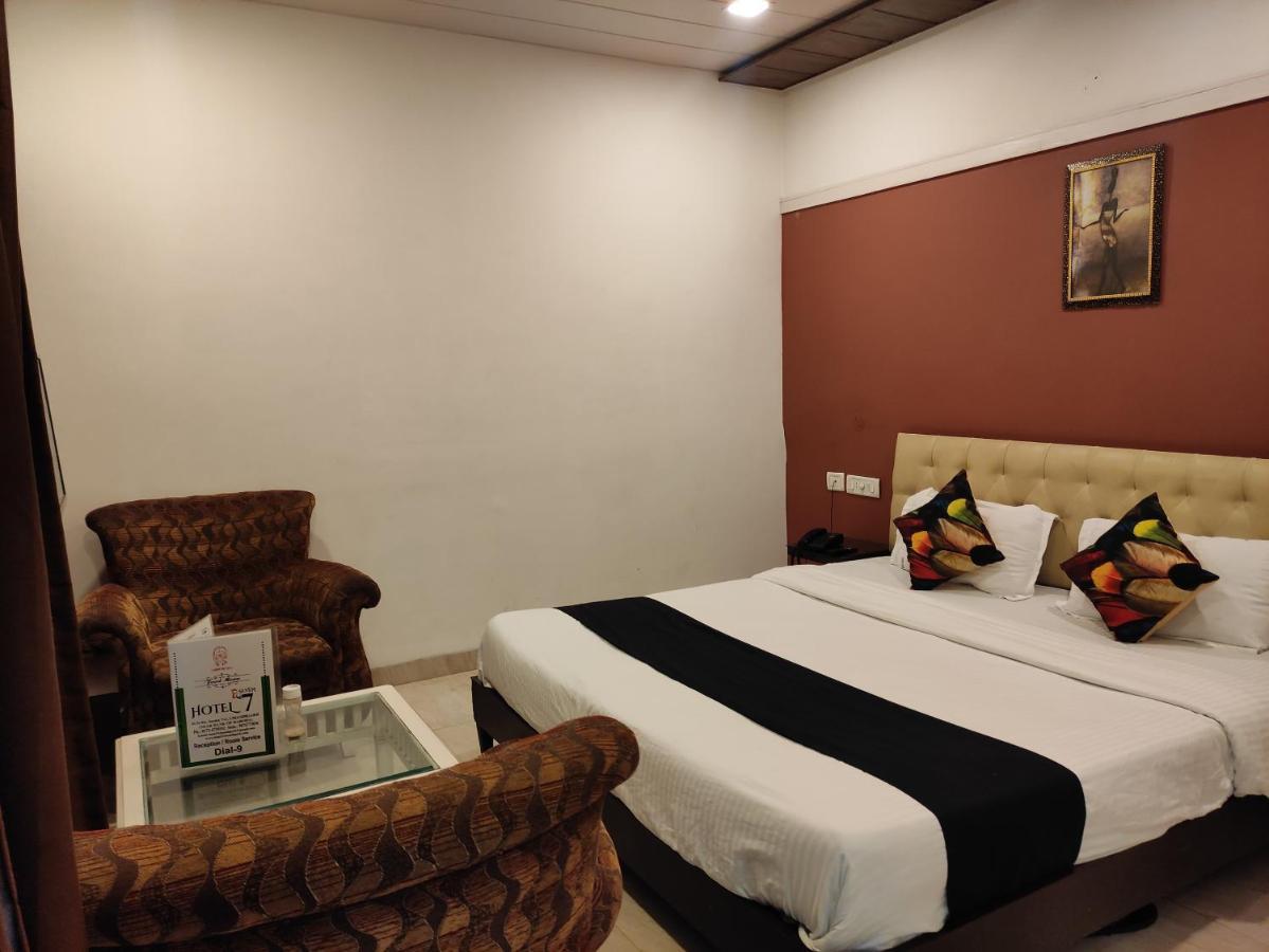 Hotel Seven- Center Of City Chandigarh Luaran gambar